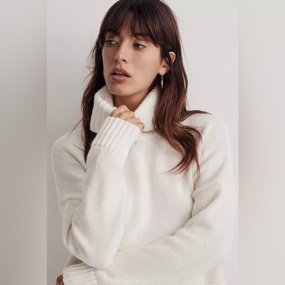 Madewell  winter white Cowell neck sweater